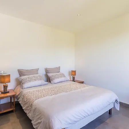 San Quilico - Maison Climatisee Piscine Vue بيت للعطل