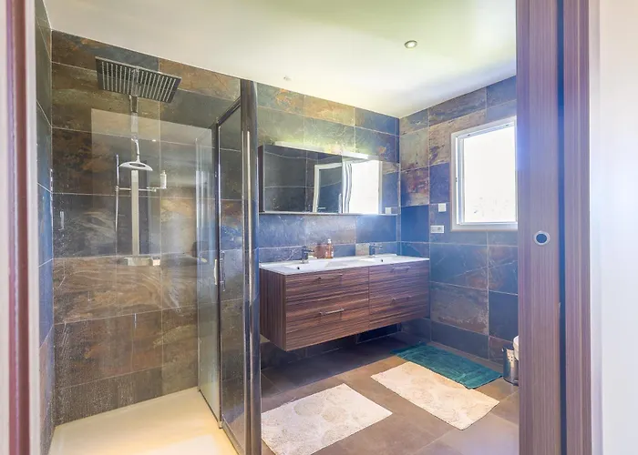 San Quilico - Maison Climatisee Piscine Vue 度假居